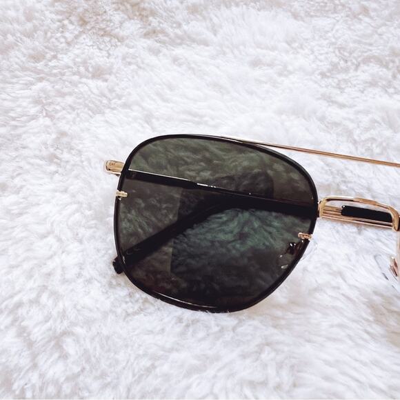 Lara Rose Gold & Green Lenses Polarized Sunglasses - Picture 2 of 10